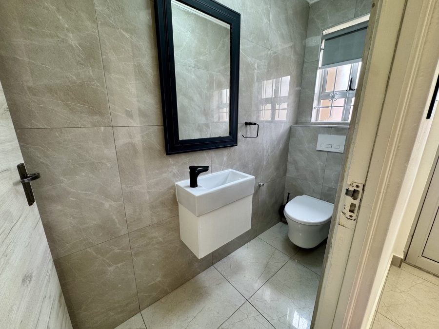 To Let 2 Bedroom Property for Rent in Parklands Western Cape